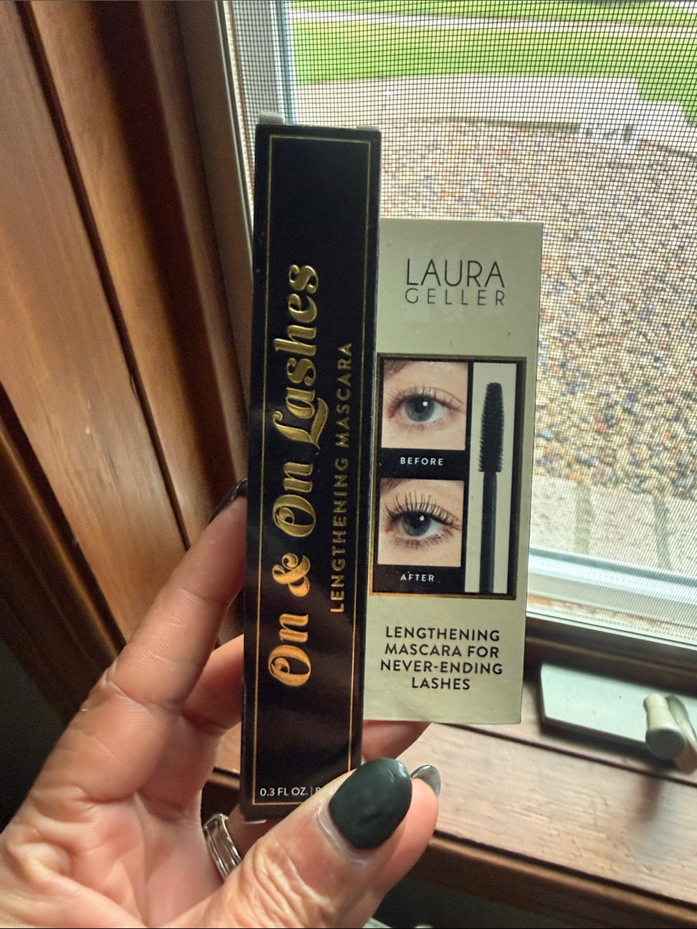 Laura Geller On & On Lashes Lengthening Mascara - Black and Gold Packaging
